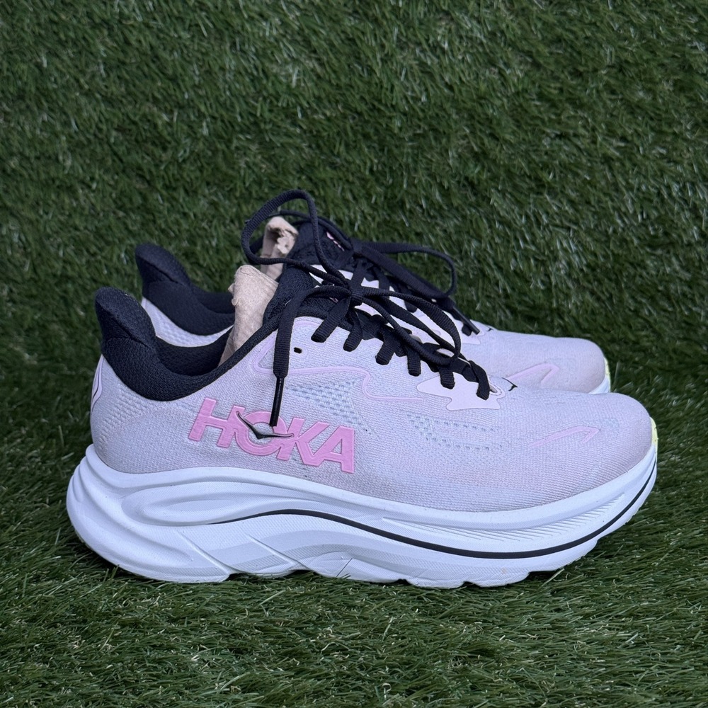 Hoka One One Clifton 10 Womens Size 7 Wide Pink White Running Shoes 1162050 CTNS